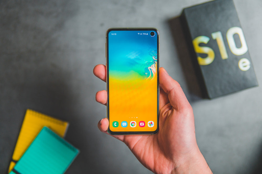 How to Replace Battery on Samsung Galaxy S10e?